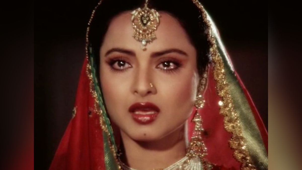 rekha was heartbroken when jaya bachchan not invited her in her wedding with amitabh bachchan throwback