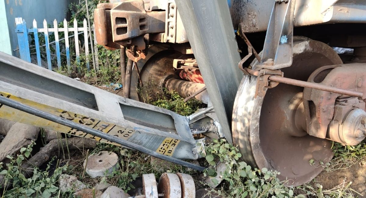 goods train derails during shunting in chandausi