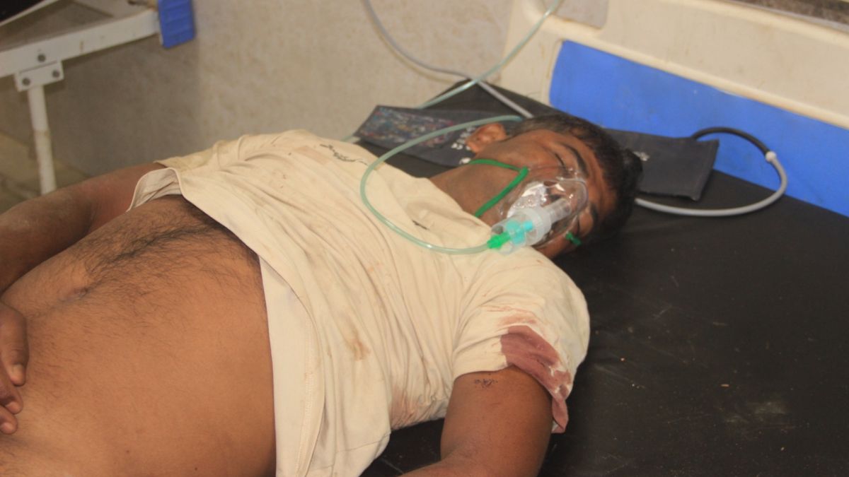 two people died when a buffalo thiefs pickup collided with a tree in bettiah