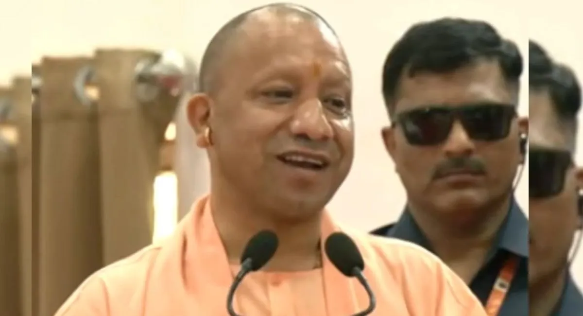 गोरखपुर में CM योगी ने किया यूपी ट्रेड फेयर 2025 का उद्घाटन, बोले- स्वदेशी उत्पादों से आत्मनिर्भर बनेगा प्रदेश