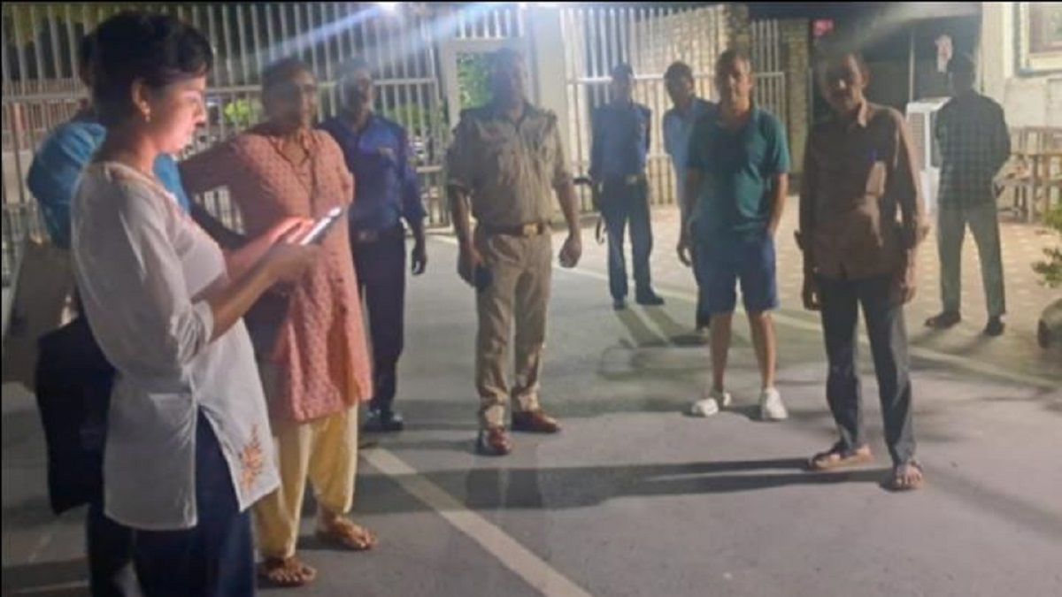 leopard spotted in prayagraj hri of jhunsi people in fear
