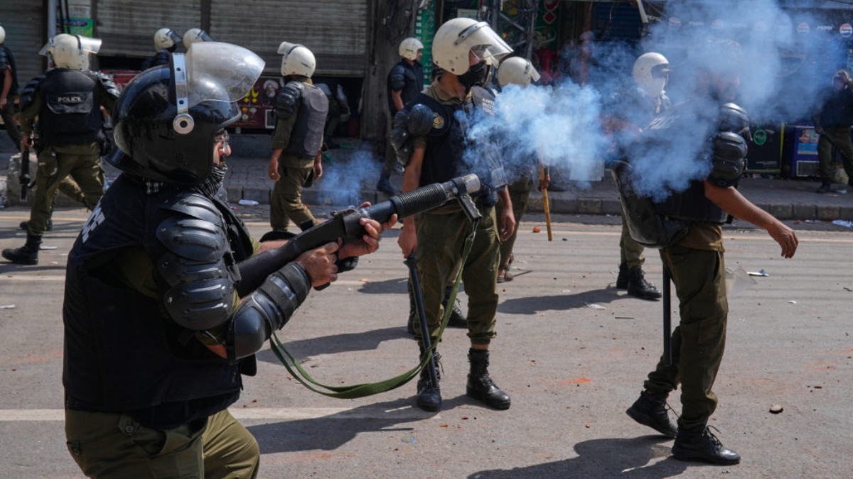 tlp alleges 11 activists killed in police firing in pakistan