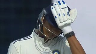रन आउट होने के बाद यशस्वी जायसवाल।