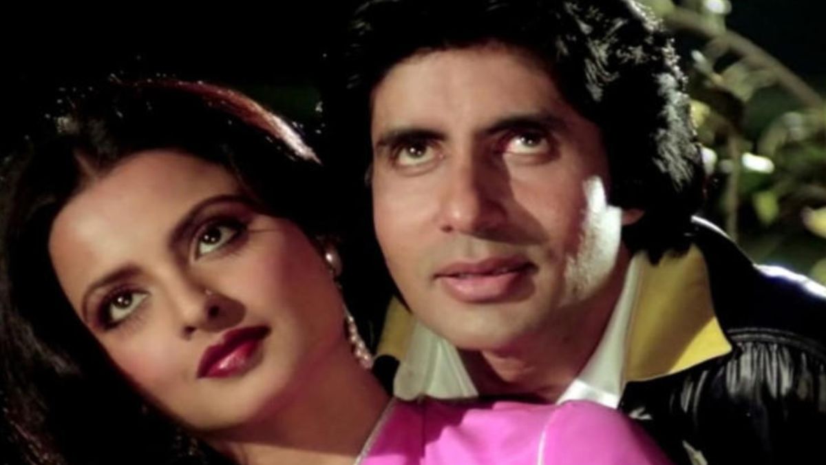 amitabh bachchan and rekha get closed in do anjaane film which is their first together not silsila