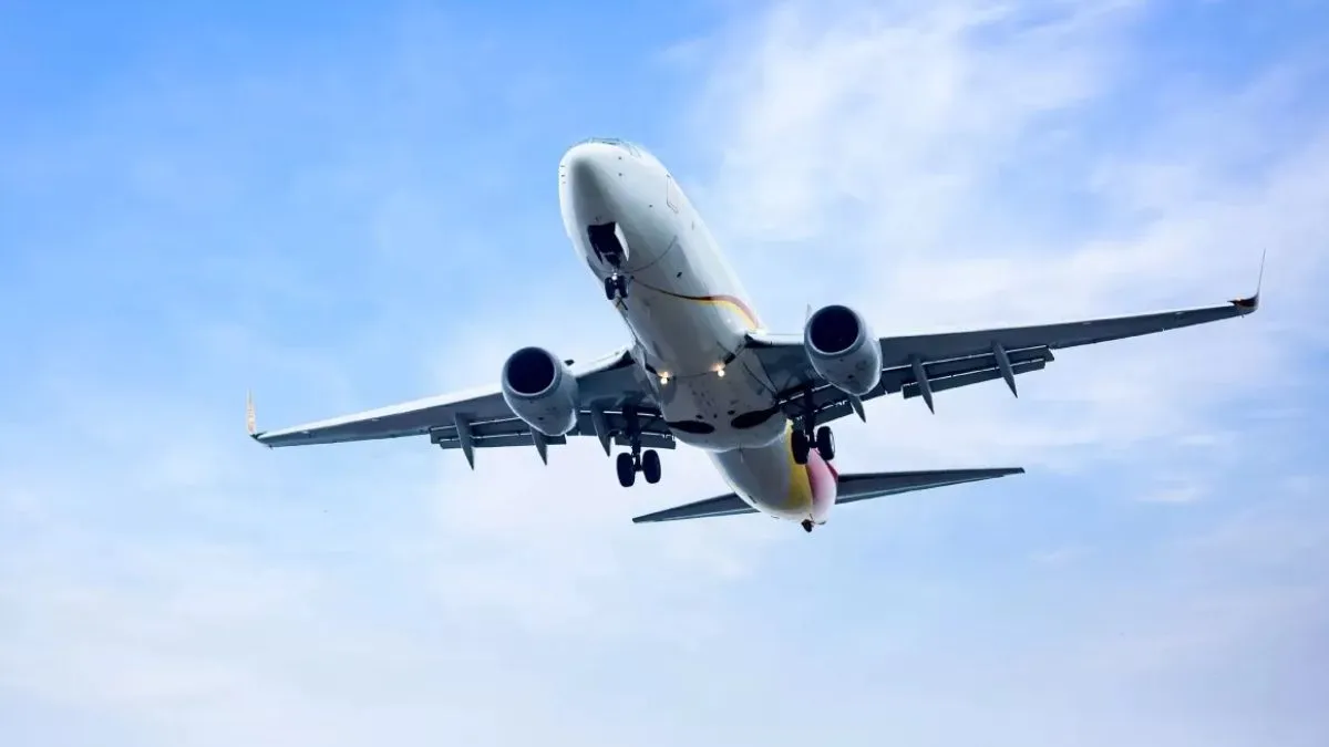 पुणे से दिल्ली आ रहा अकासा एयर का विमान पक्षी से टकराया, हुई सुरक्षित लैंडिंग


