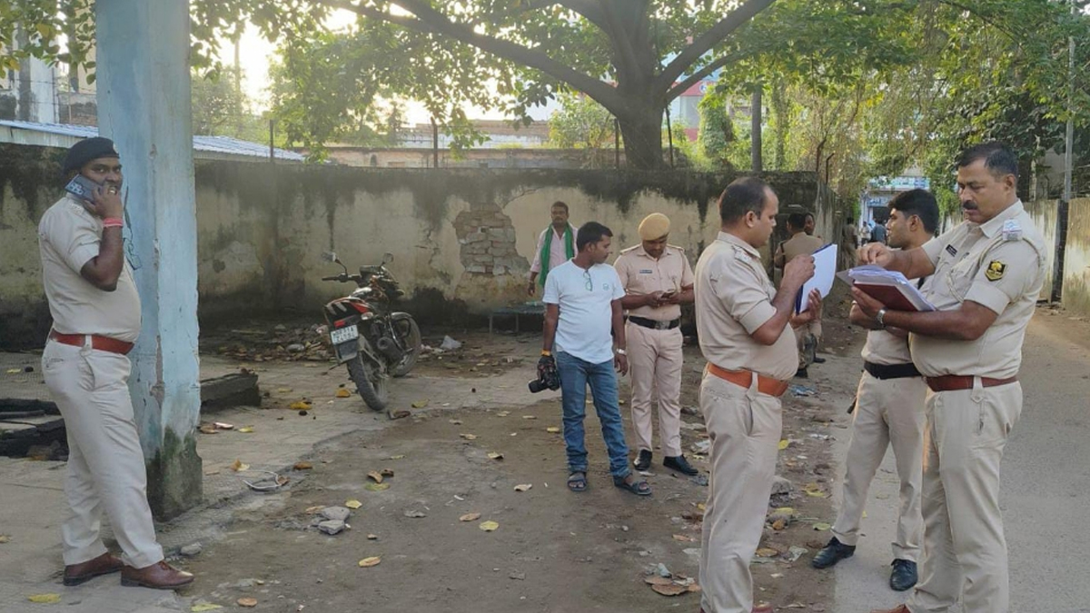 jail inmate suicide prisoner found dead in vaishali jail