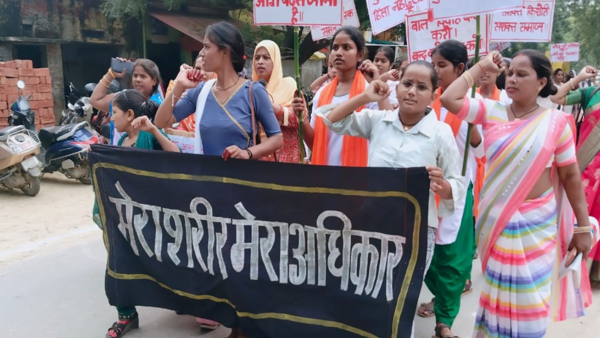 girls rally against social evils in varanasi jayapur varanasi