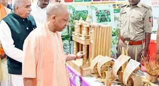 यूपी ट्रेड शो स्वदेशी मेला के शुभारंभ कार्यक्रम में मुख्यमंत्री सम्मिलित हुए। सूवि