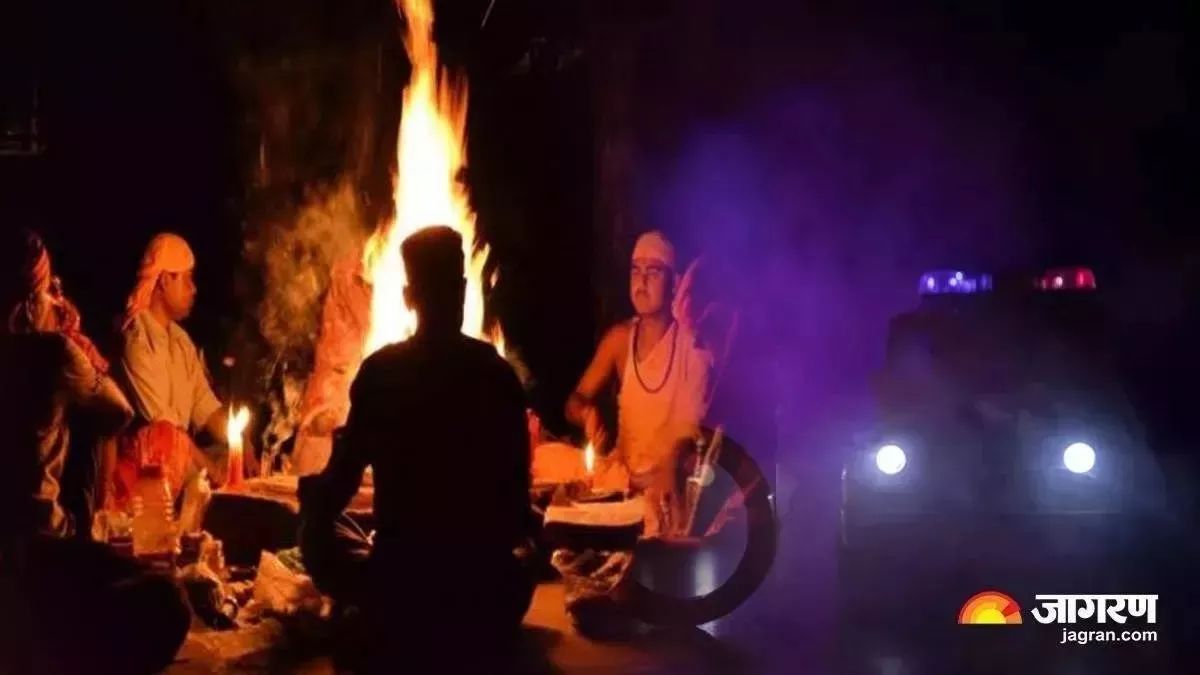 meerut villagers nab three performing rituals on funeral pyre