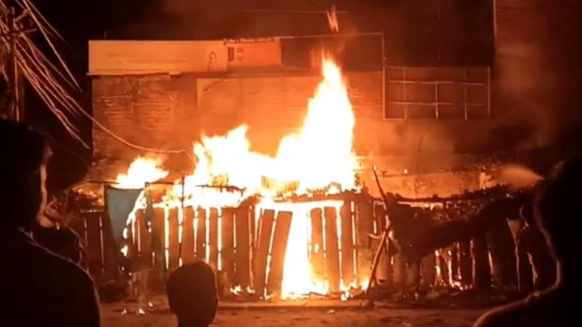 mahnar market fire four shops gutted massive loss