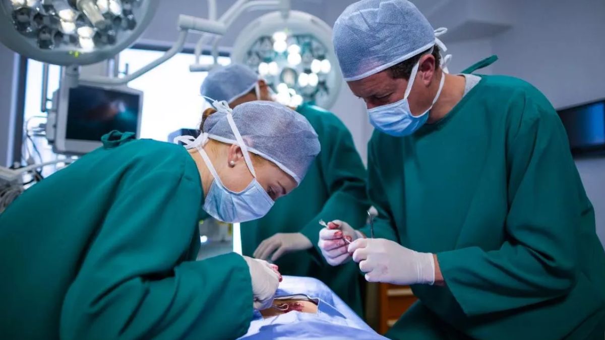 husband donates kidney to wife on karwa chauth a fortis hospital success story