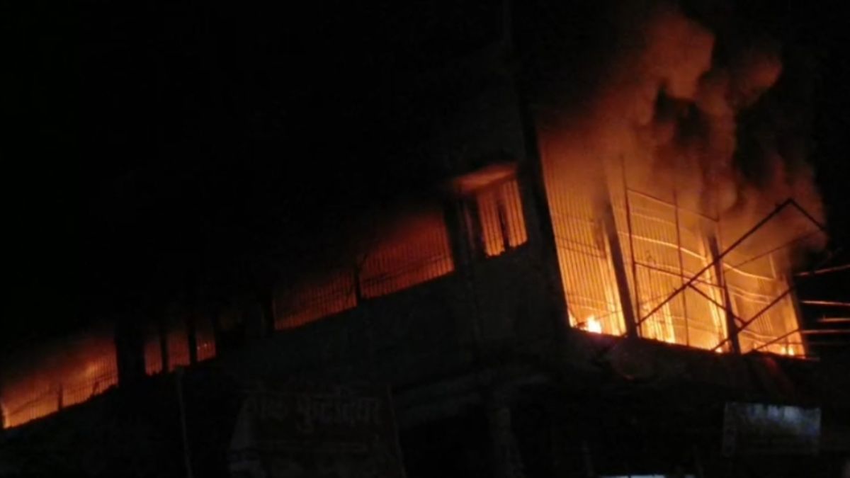 fire at electronics store in muzaffarpur rs 20 lakh loss