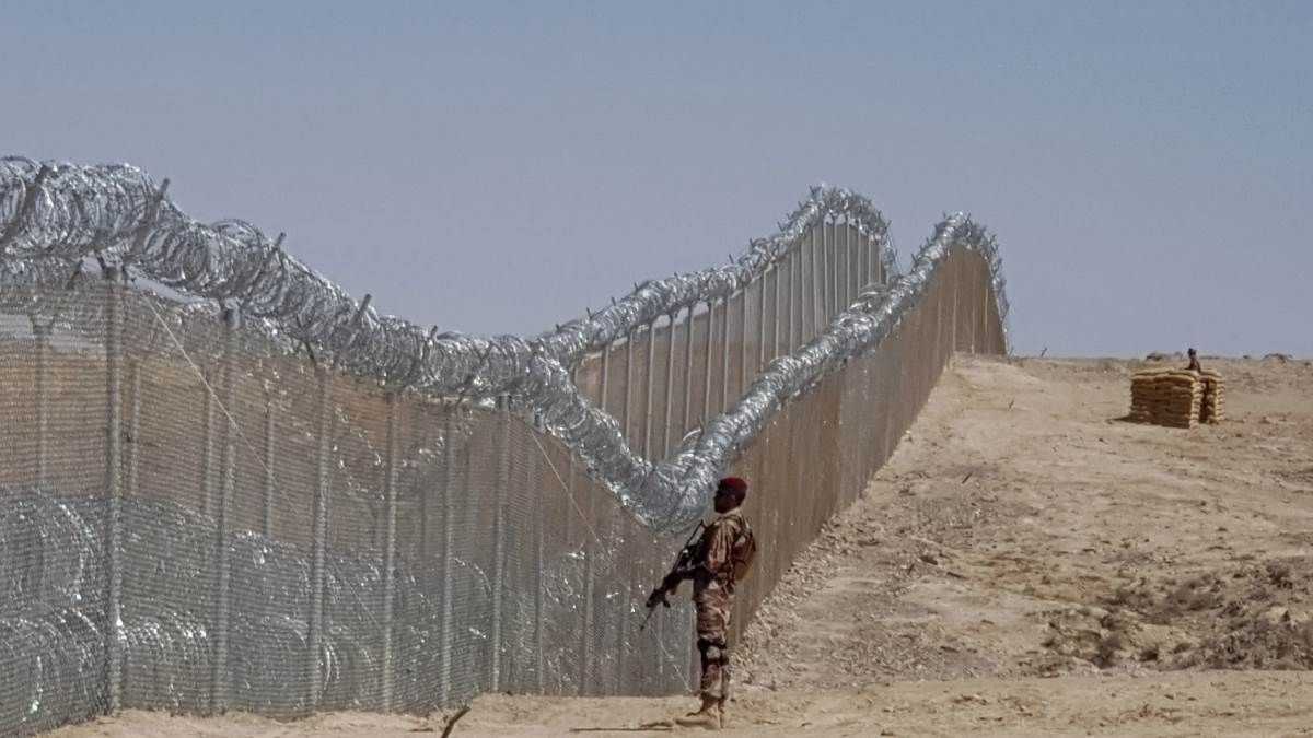 pakistan afghanistan border clash taliban forces counter attack on durand line 5 points
