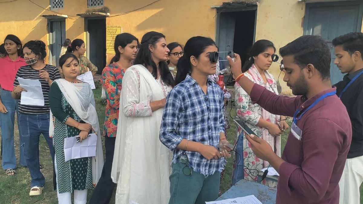 uppsc pcs 2025 prelims exam begins across uttar pradesh