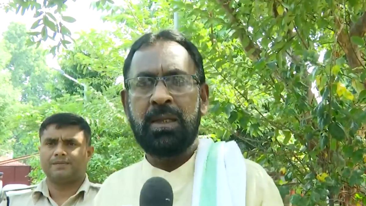bihar elections rjd suffers setback as nawada mla prakash veer resigns