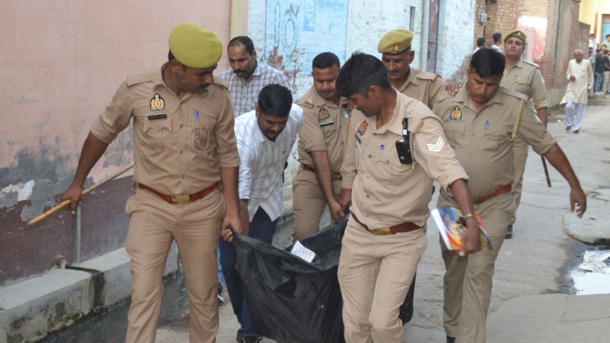 bagpat triple murder blood on wall knife found on mosque roof