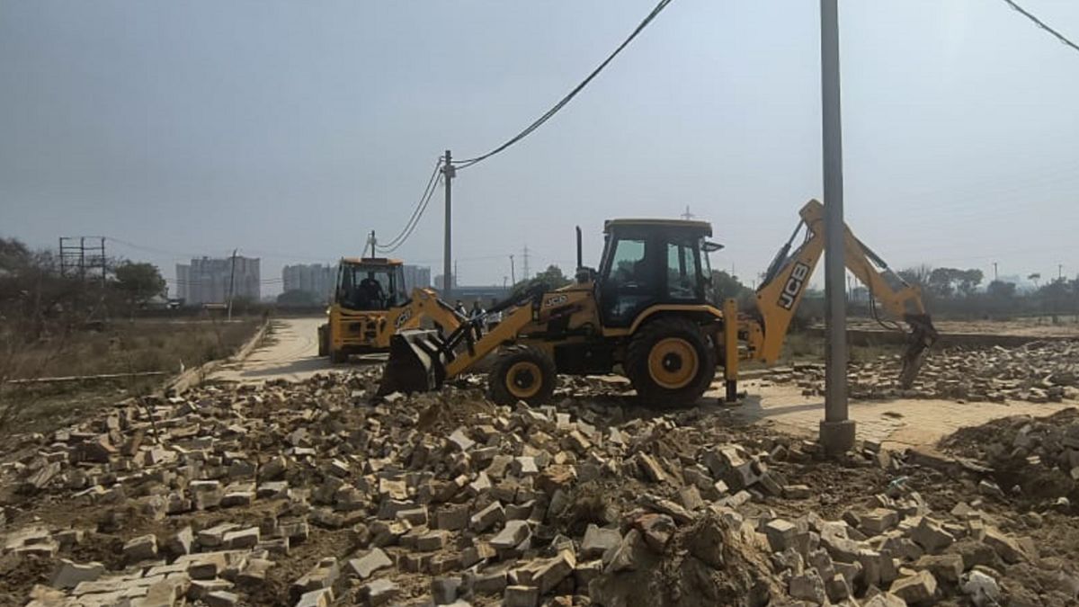 ghaziabad gda demolishes illegal colony 10 bigha land recovered