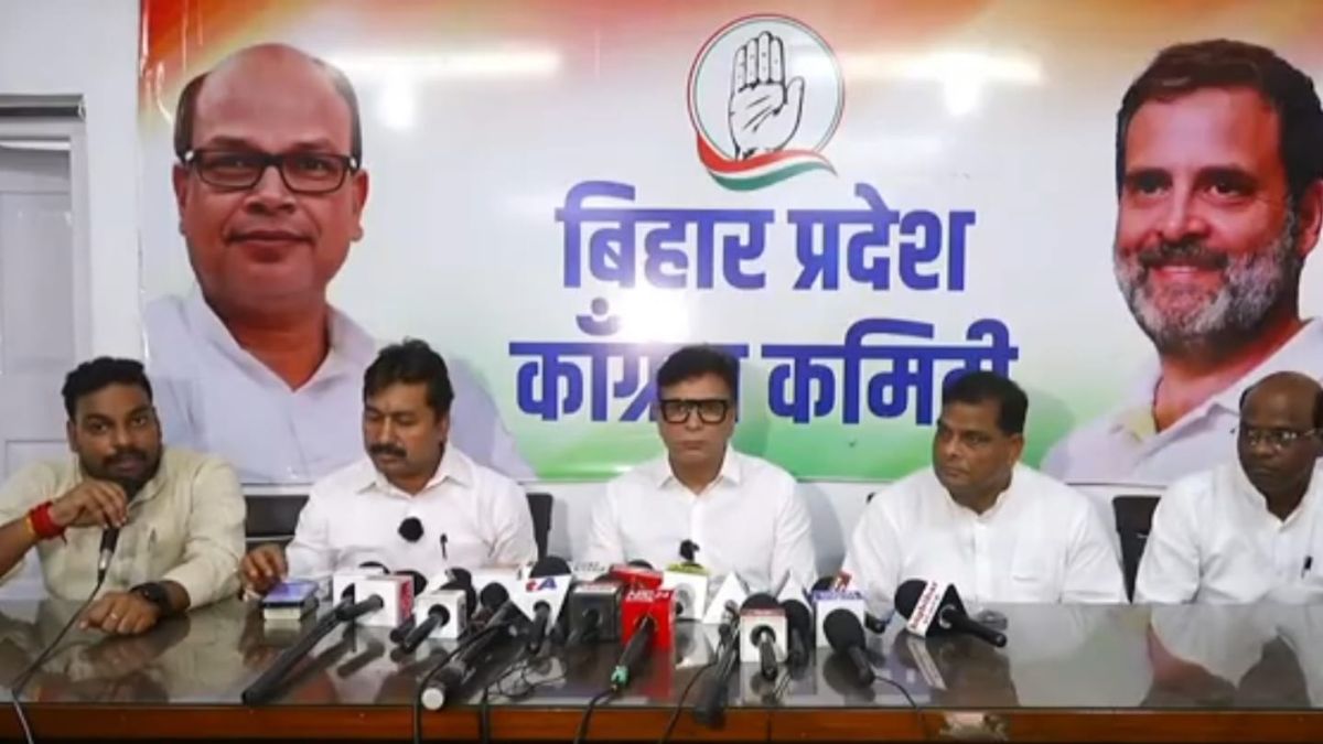 congress accuses modi government of weakening rti law