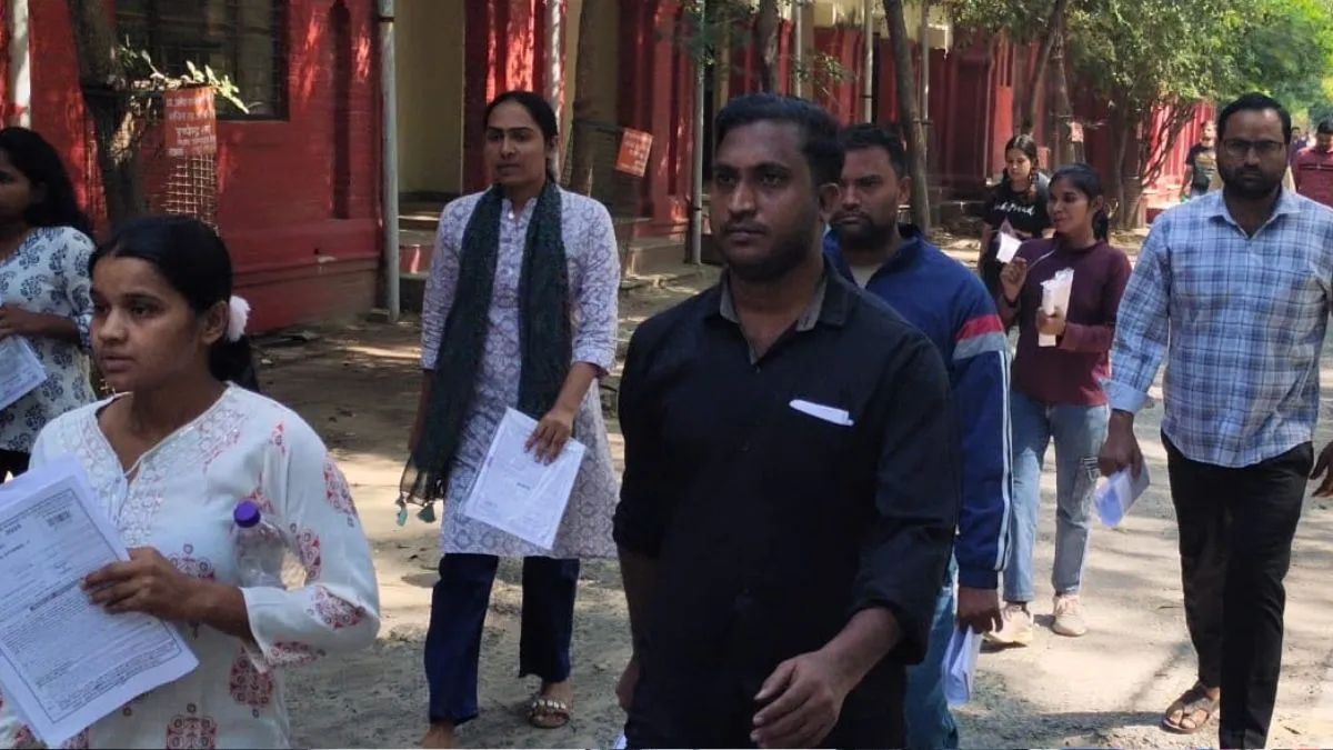 Uttar Pradesh की प्रमुख खबरें 9th October 2025: UPPSC Exam 2025: कौन सी गैस हवा से हल्की है... परीक्षा में पूछे करेंट अफेयर्स, इतिहास व सामान्य ज्ञान के प्रश्न 

