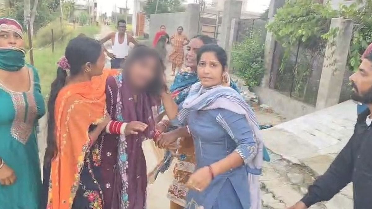 woman attacked by rival in livein relationship video viral