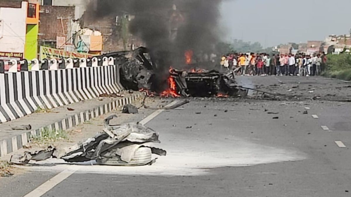 ambulance fire in gorakhpur cng tank explosion after short circuit