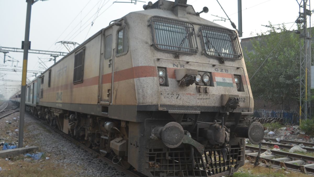 diwali and chhath travel rush long waiting lists on festival special trains