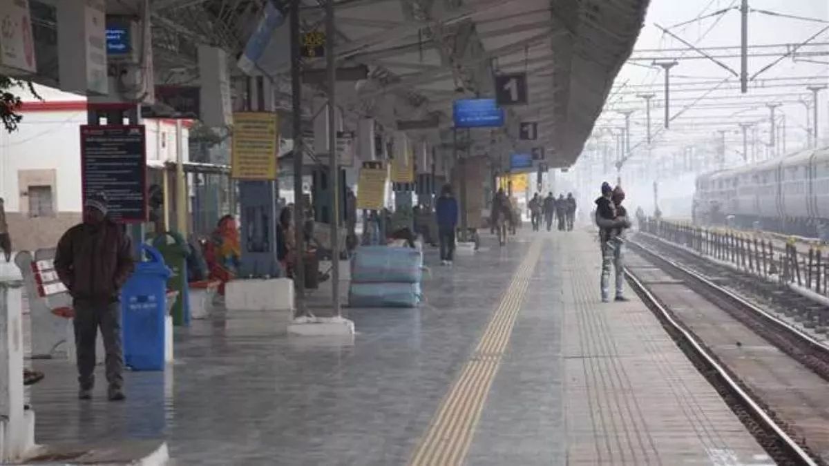 agra railway fines 594 passengers 342 lakh for ticketless travel