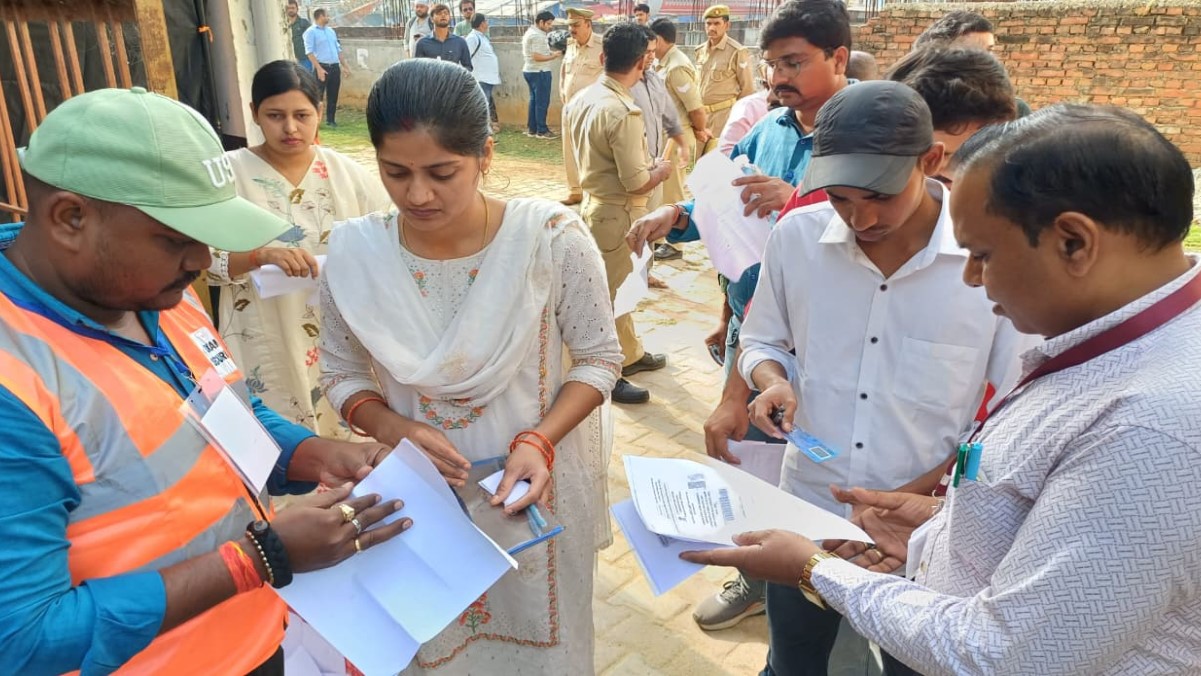 sonbhadra forest guard exam 1778 candidates appear in first shift