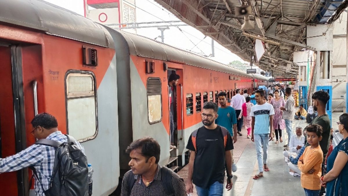 irctc indian railways change in coach position of avadh express