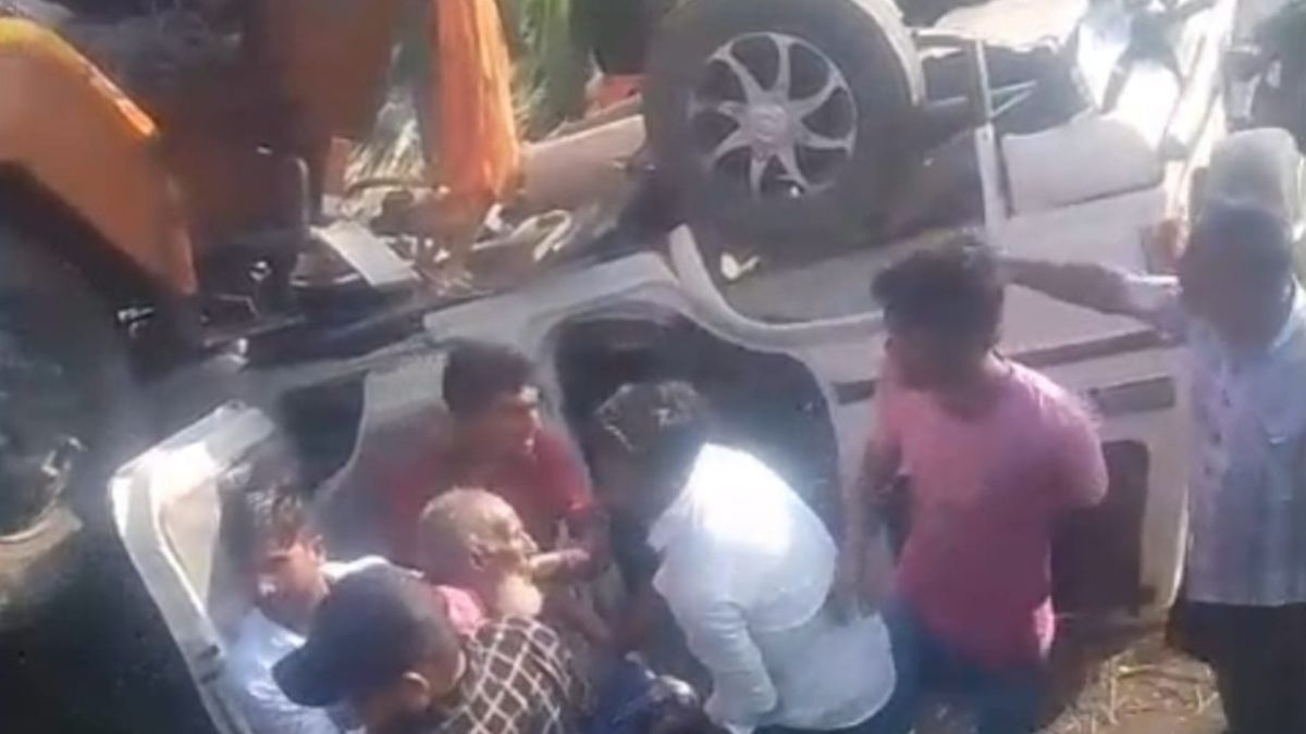 west champaran news two wedding guests killed three seriously injured in collision between truck and bolero