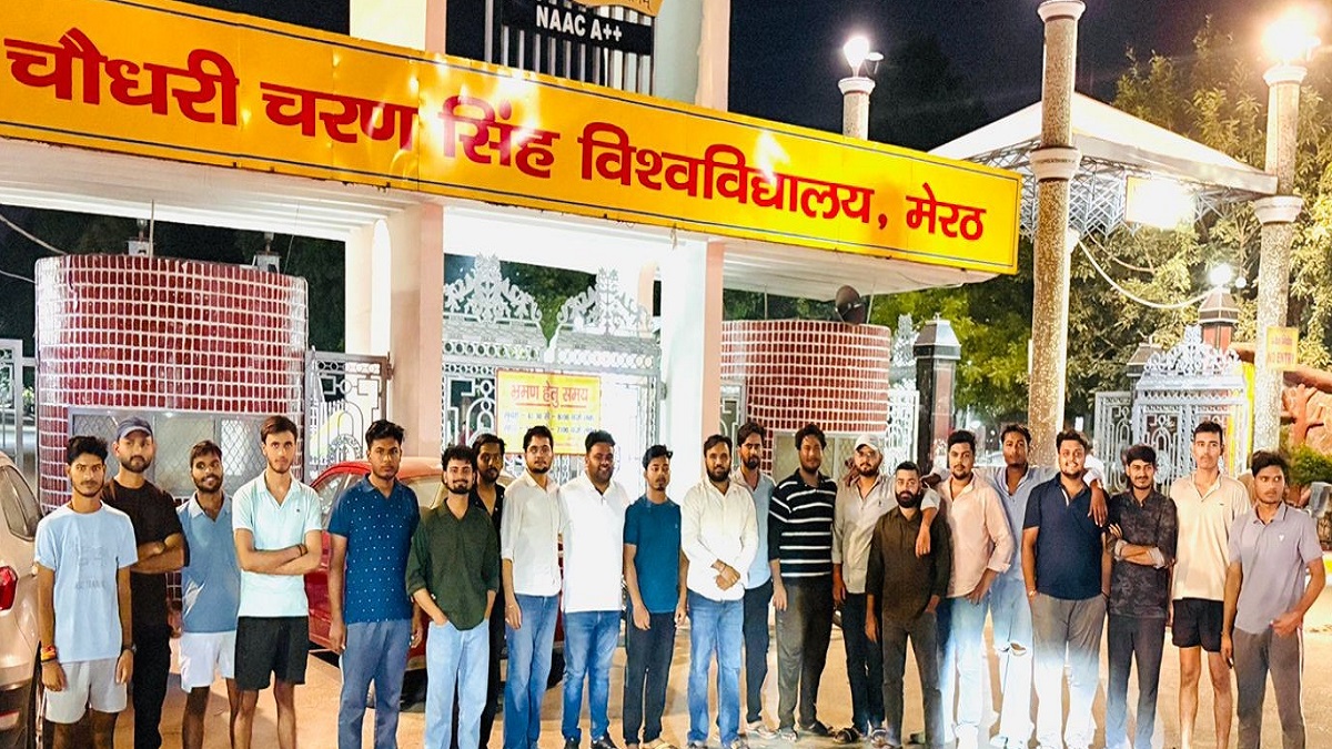 meerut news students urged police not to act hastily in case of petrol bomb explosion in ccsu hostel