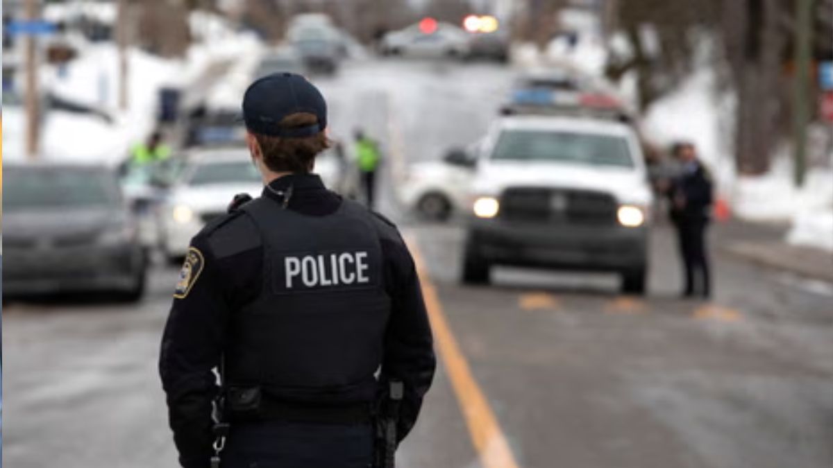 8 indian origin arrested in canada for mail theft credit card fraud
