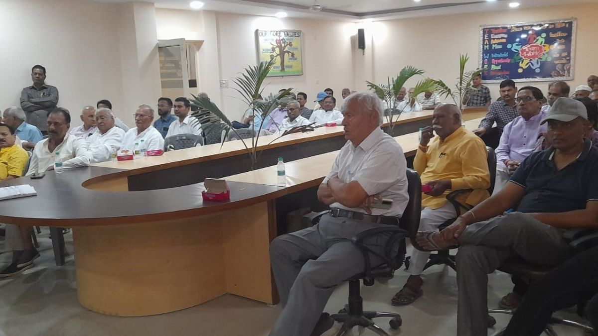 house tax hike protest demonstration at municipal corporation headquarters