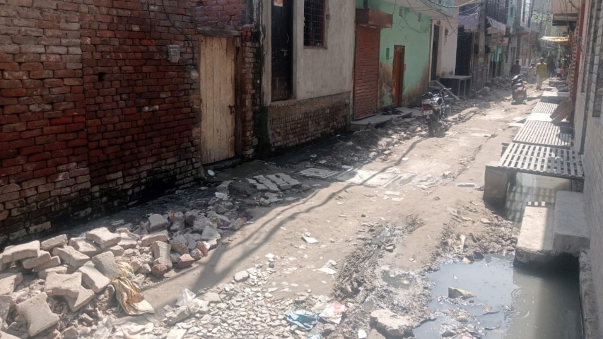 ghaziabad sewer line project leaves 80km of roads unrepaired