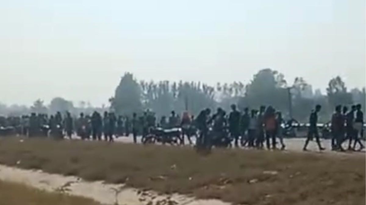 ganga expressway youth racing and stunts raise safety concerns