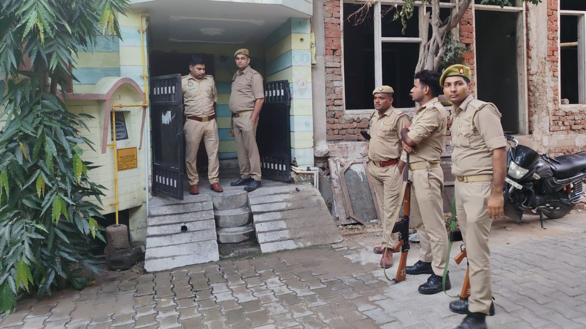 income tax raid in hapur advocate and teacher couple under scrutiny