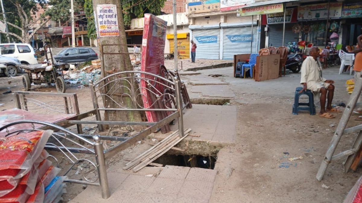 jhanabad footpath hazard missing covers pose risk to pedestrians