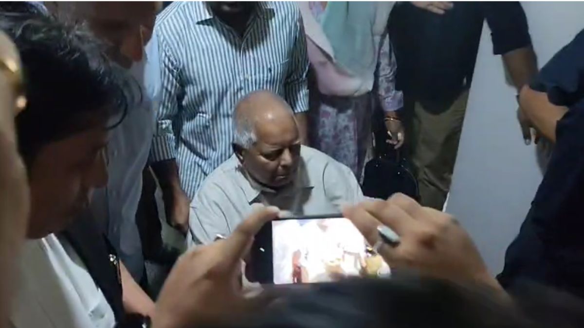 lalu yadav faces charges in irctc scam before bihar elections