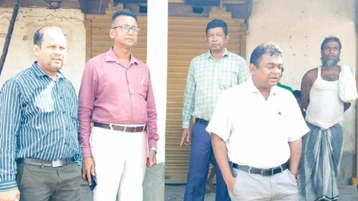 aadhar card fraud uncovered in pakur scam spreads across shops