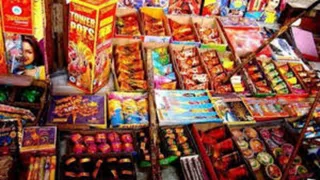 प्रयागराज में एक भी पटाखे की थोक दुकानें नहीं लगेंगी, जबकि अल्लापुर में दुकान नहीं लगेगी। जागरण आर्काइव