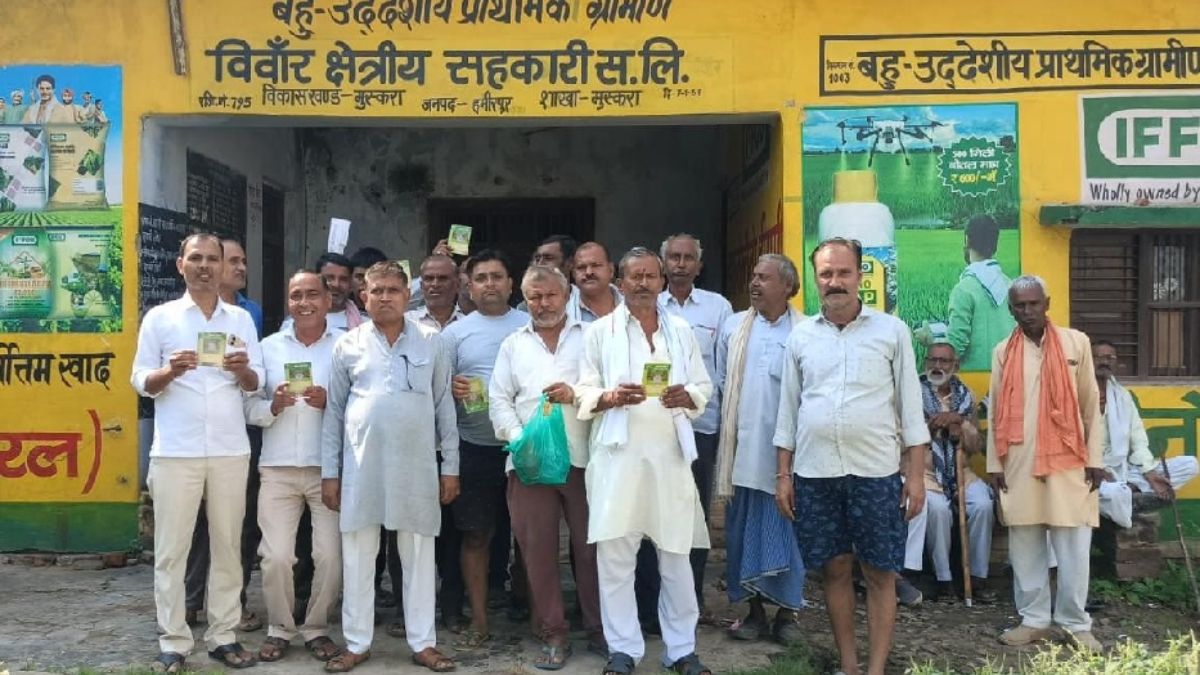 up farmers face dap fertilizer shortage 1200 farmers share 500 bags