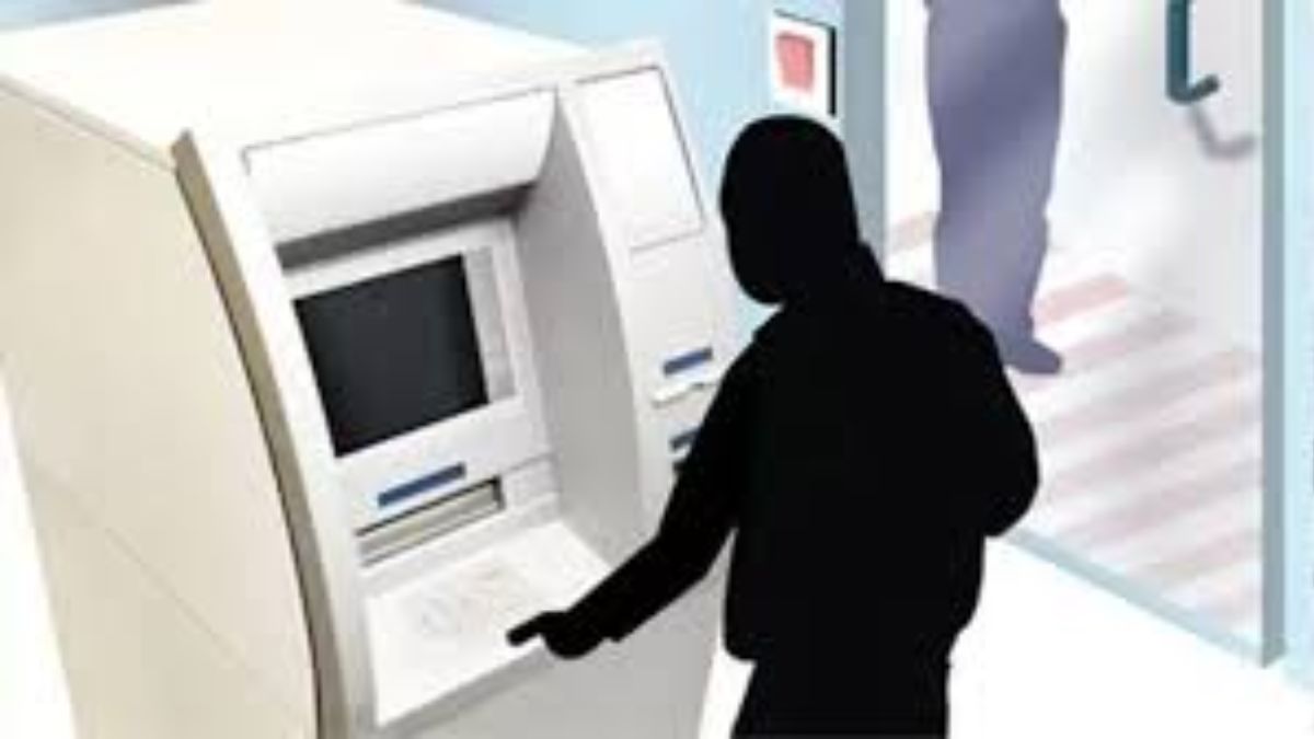atm card swapping fraud woman loses 50000 in kaithal