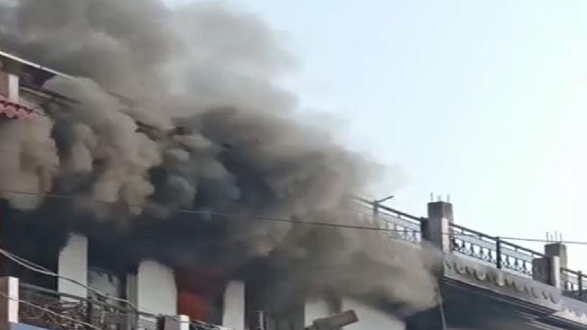 prayagraj news furniture warehouse fire on mirapur 60 feet road