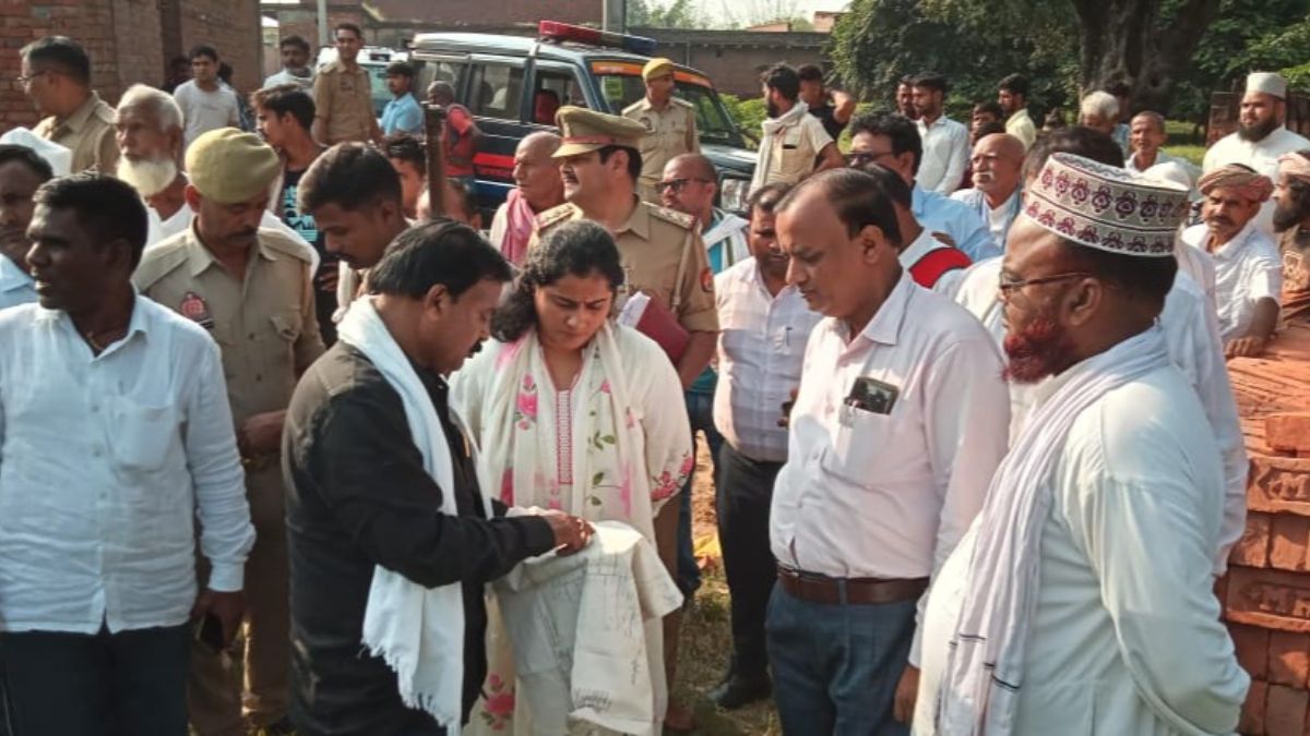ghazipur land dispute body burial on public land resolved