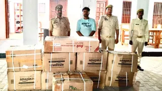 पुलिस ने छापेमारी कर 2.20 क्विंटल अवैध पटाखा किया बरामद।