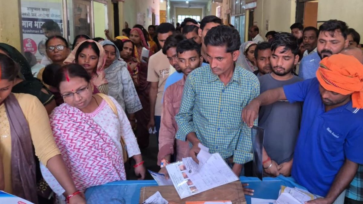 dengue outbreak in gonda hospital overcrowding and healthcare concerns