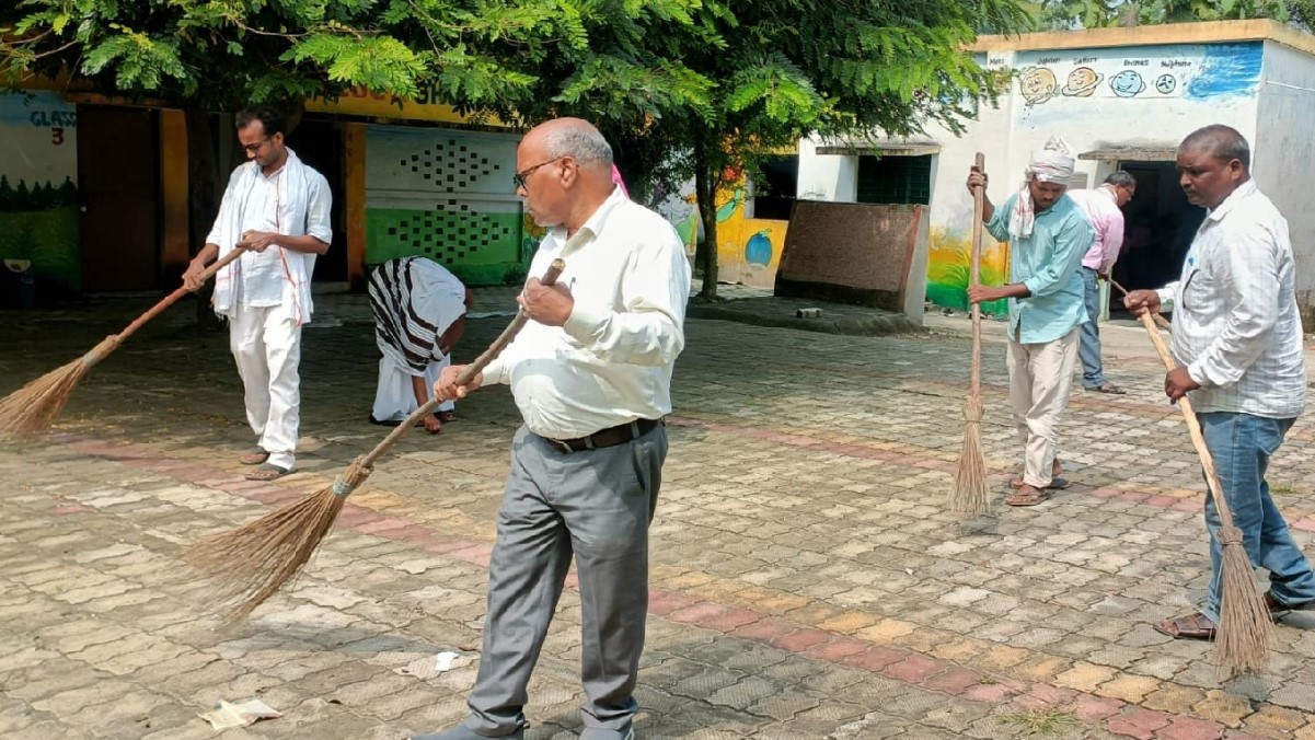sonbhadra sanitation drive ado panchayat leads clean up in barwan village