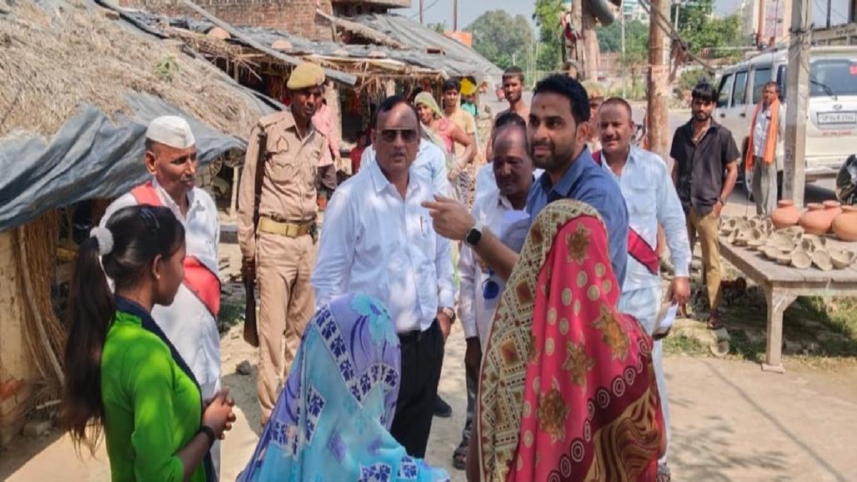 kaushambi dm ensures school admission for child potters girls