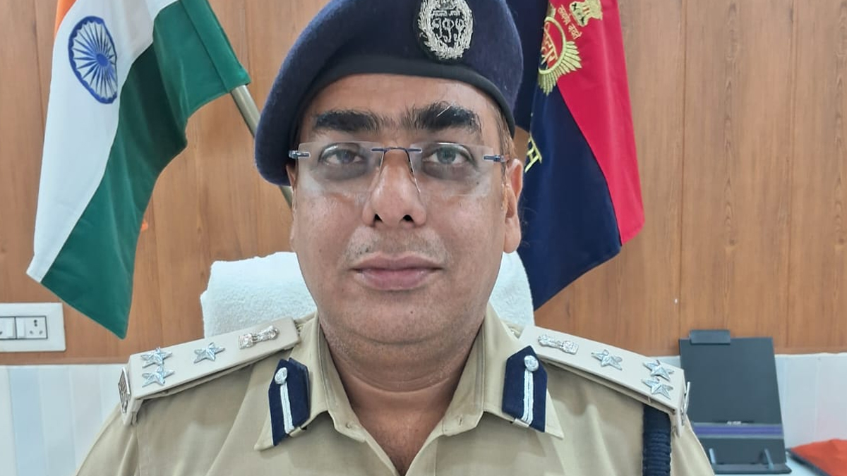 buxar police inspector dismissed for affair and attempted murder