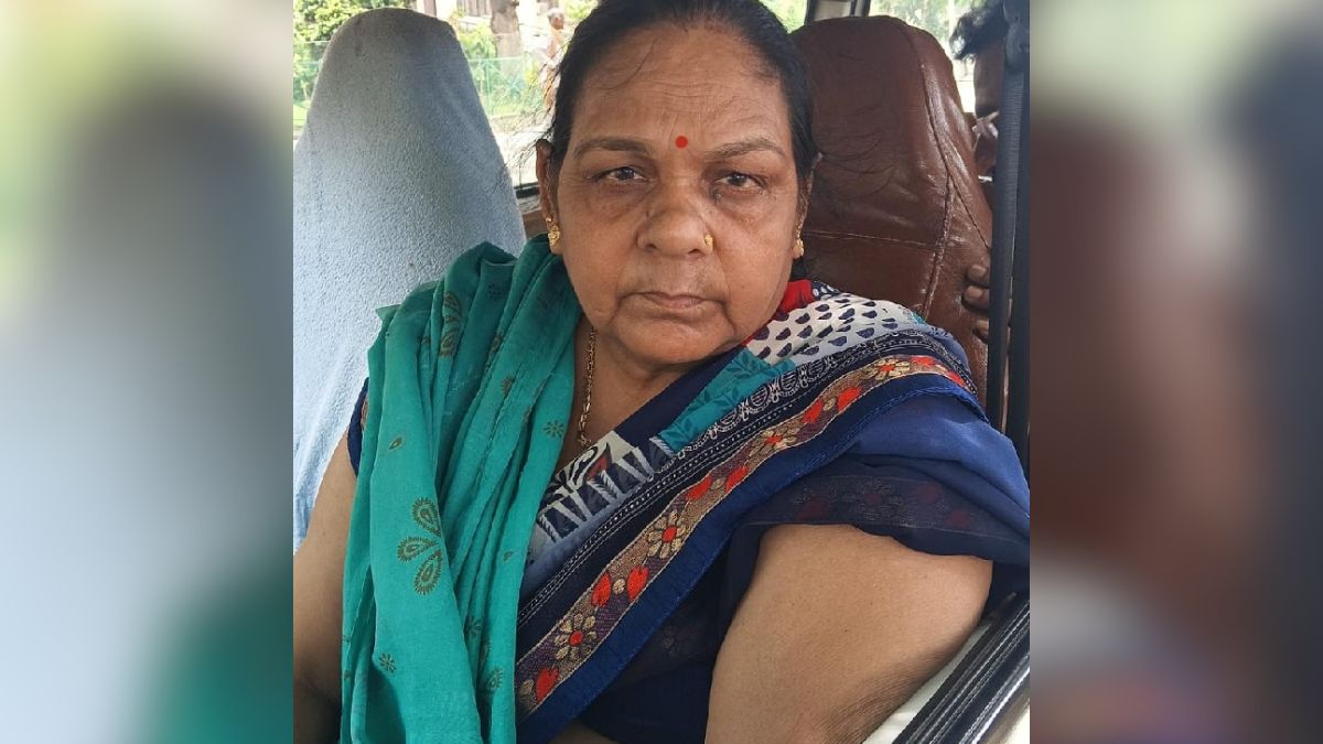 unnao retired teachers bravery saves her from historysheeter